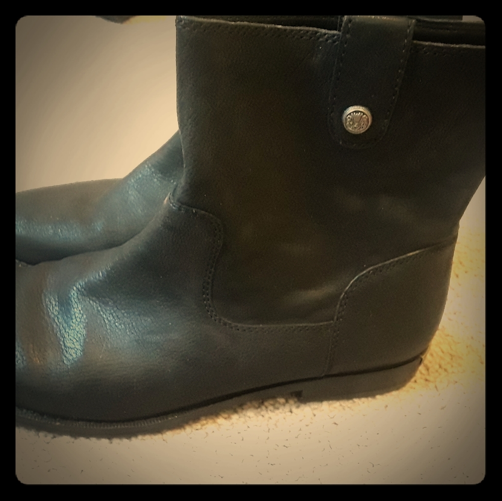 Arturo Chiang slip on ankle boot Sz 6.5